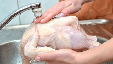 Photo of بالفيديو .. طريقة تنظيف الدجاج والتخلص من الزفارة نهائيا للسلق او الشوي
