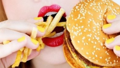Photo of 9 أطعمة تدمر صحة البشرة