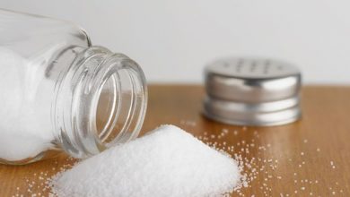 Photo of لهذا السبب المدهش، ضعي كمية من البيكينج صودا داخل المملحة!